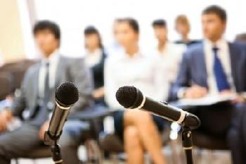 How Do You Introduce a Keynote Speaker?